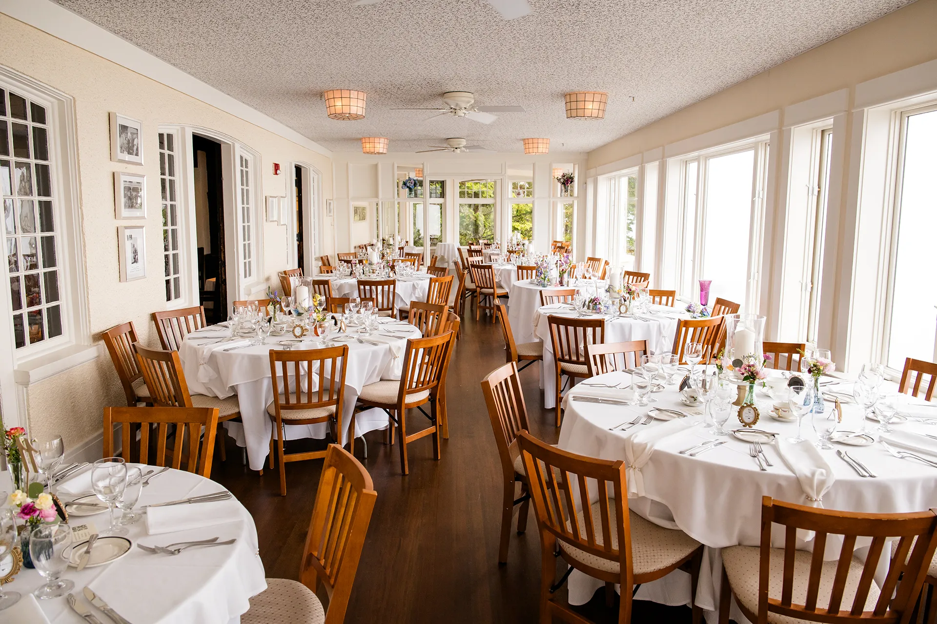 maine wedding photography bethany mike 04 A reception setup for a garden party themed wedding at the York Harbor Reading Room in Maine.